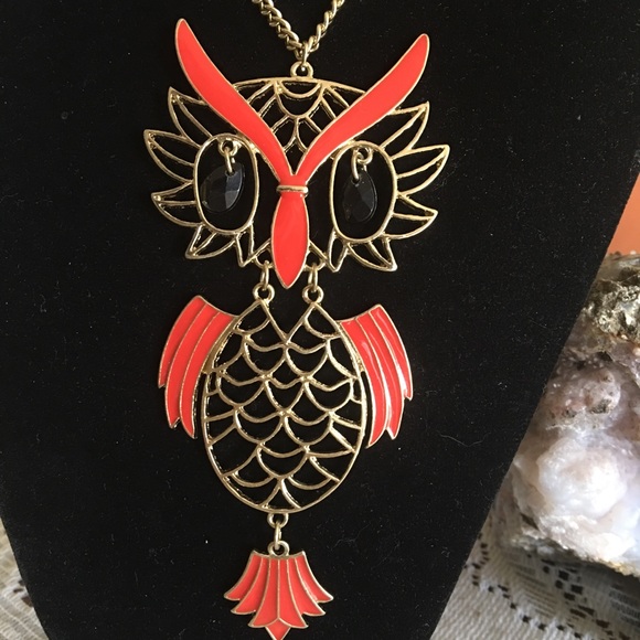 Jewelry - Give A Hoot Necklace